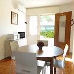 דירה Peaceful In Just 300mt From The Sea